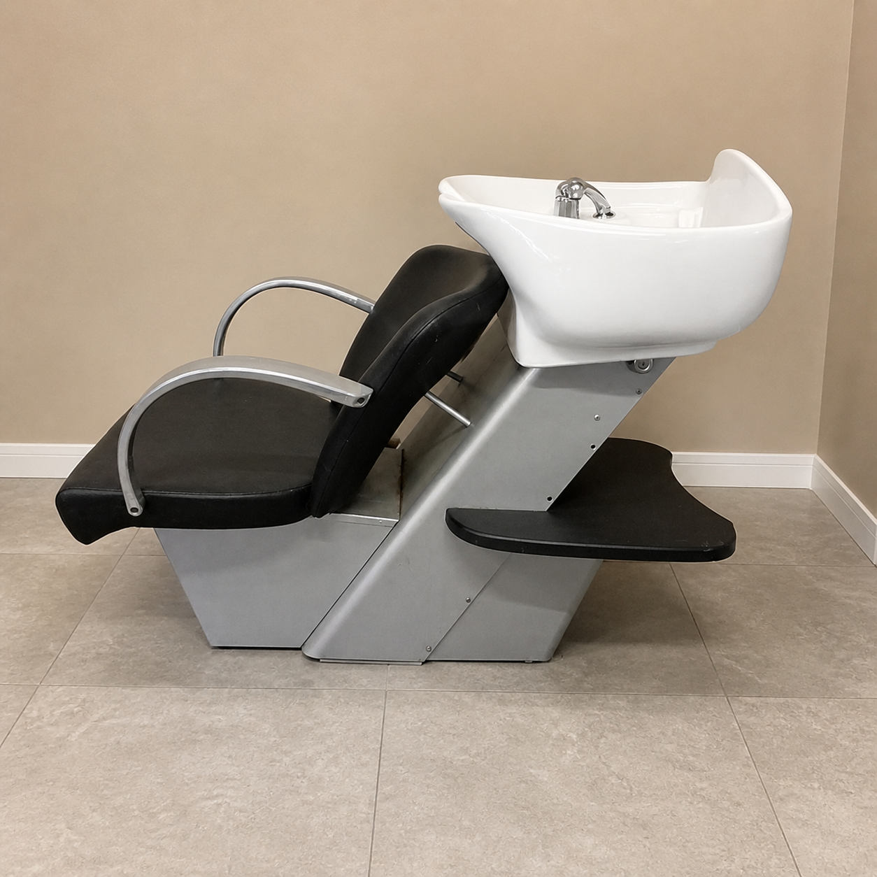 Salon Backwash Unit / Shampoo Chair